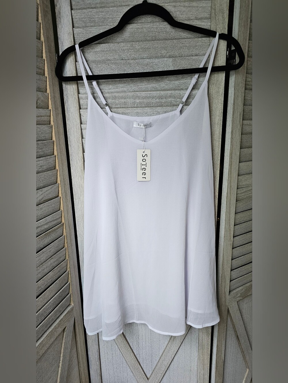 NWT SoTeer White Chiffon V-Neck Camisole